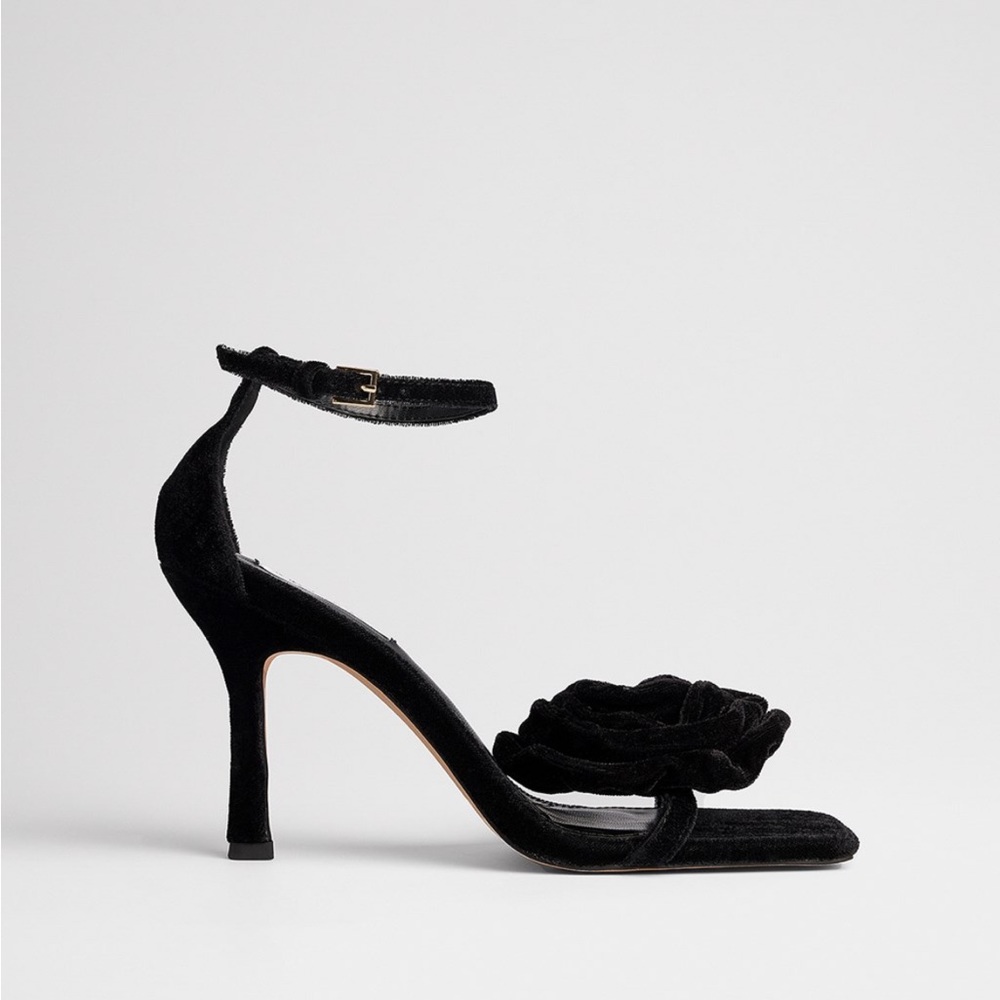 Velvet rose sandal heel
